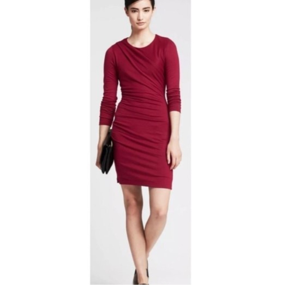 BANANA republic Gorgeous red Sz XS ruched dress